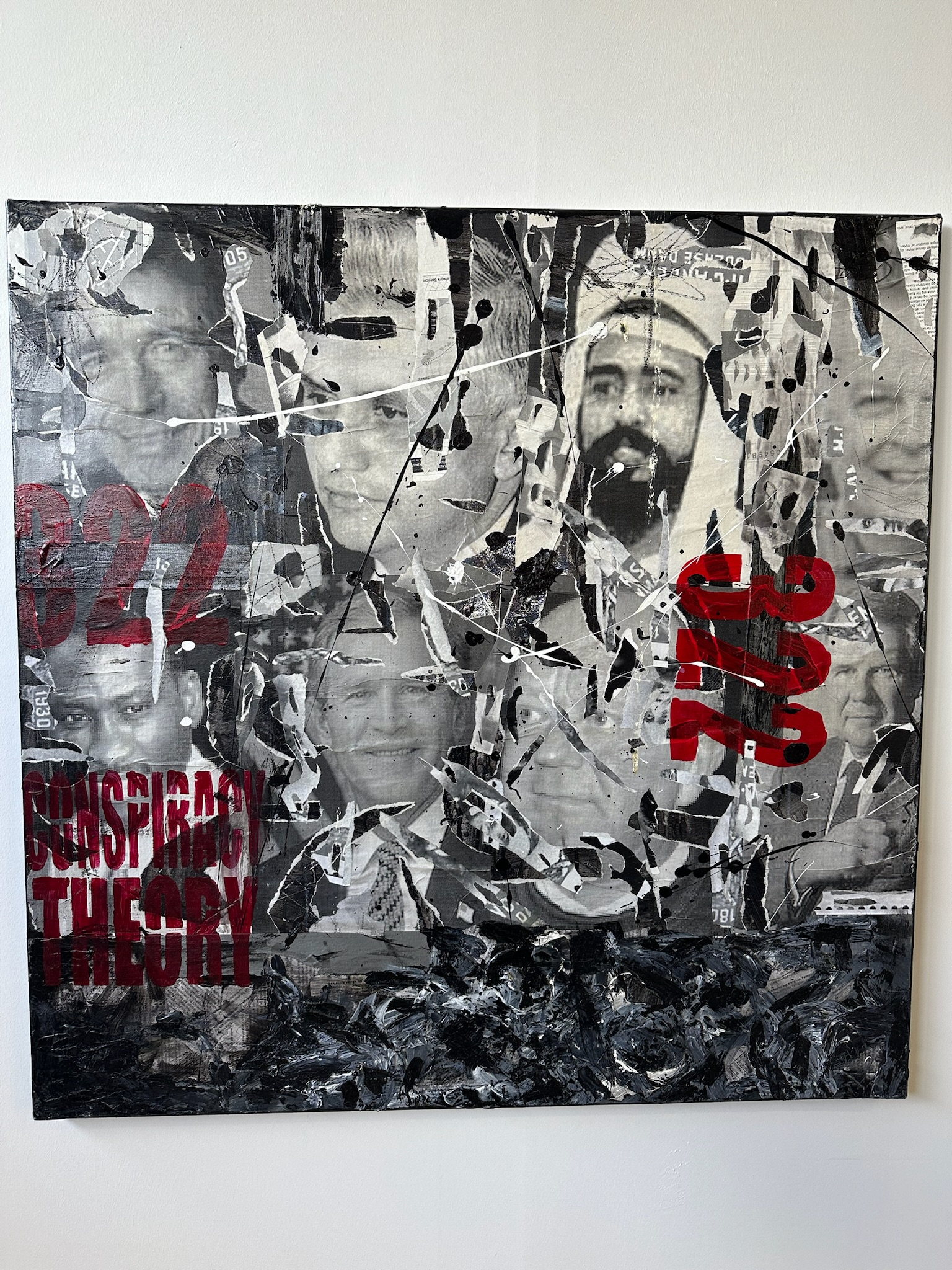 Rasmus Nielsen maleri - collage kaldet ‘conspiracy theory’ mixet media.